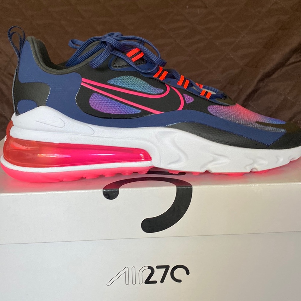 Nike Air Max 270 React SE women’s size 8